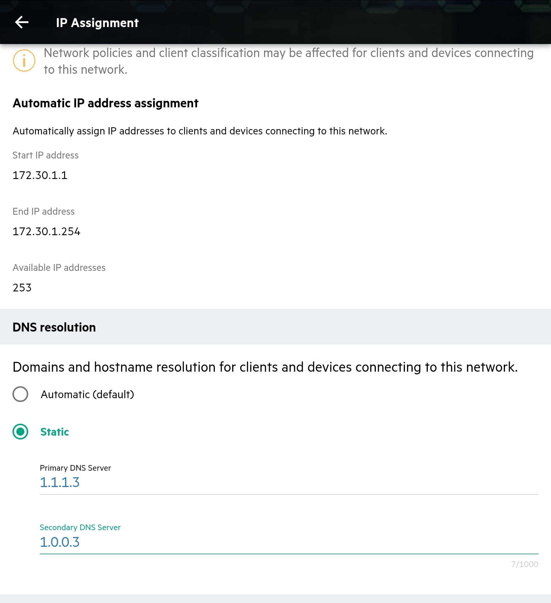 App HPE Networking Instant On mostrando DNS resolution en modo Static con Primary DNS 1.1.1.3 y Secondary DNS 1.0.0.3