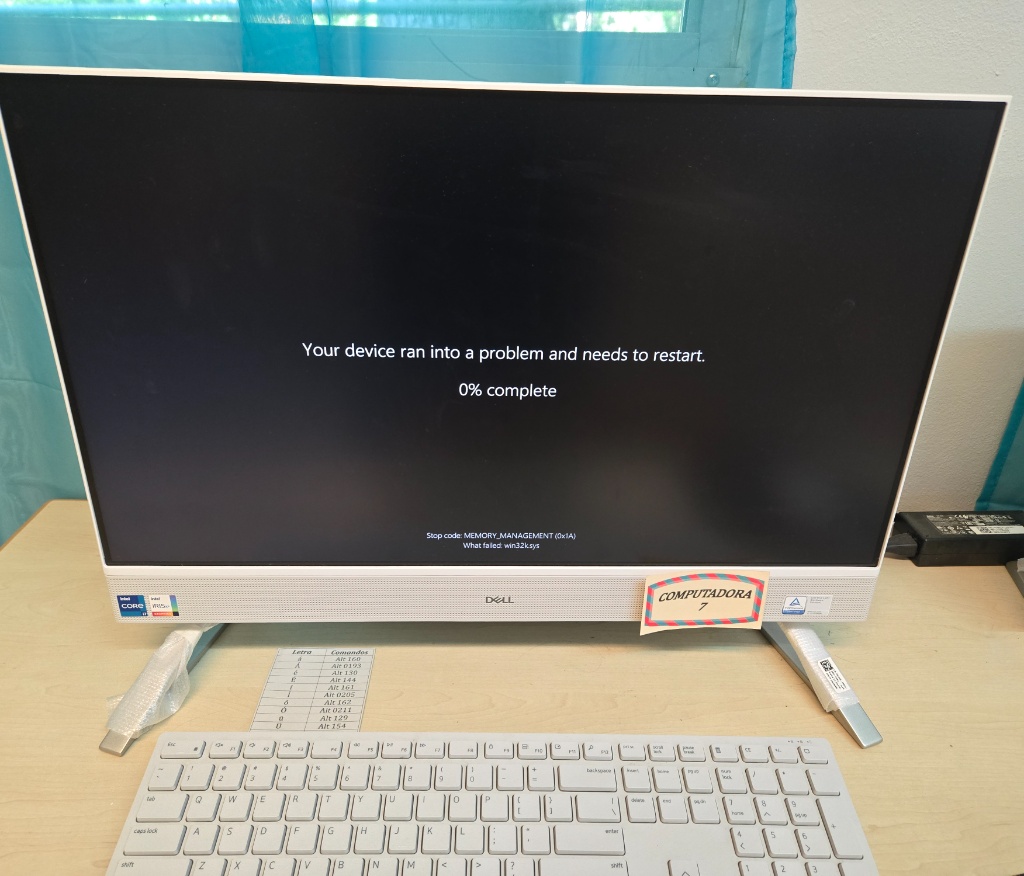 Pantalla azul de la muerte en Dell Inspiron 24 5420 mostrando stop code MEMORY_MANAGEMENT (0x1A) y módulo win32k.sys